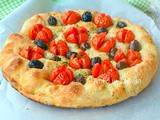 Pizza pomodori e olive soffice