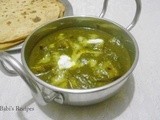 Aloo Palak | Potatoes in Spinach sauce | Side dish for Roti/naan