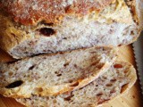 Pane al lievito naturale con uvetta e noci / walnut raisin sourdough bread