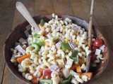 Pasta salad with raw vegetables