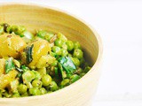 Green Pea and Olives Salad with Pesto