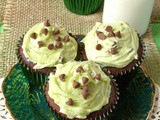 Mint Chocolate Chip Cookie Dough Cupcakes