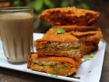 Aloo Stuffed Bread Pakoda