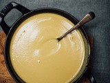 Cheesy garlic sauce (vegan)