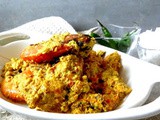 Chingrir Jhaal/Prawns in a spicy gravy