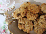Walnut & Raisin Oatmeal Cookies/ Ceviz ve Üzümlü Yulaflı Kurabiye
