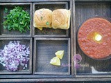 Mumbai Style Pav Bhaji / मुंबई स्टाइल पाव भाजी