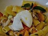 Pasta met champignons, salie, pompoen en gepocheerd ei