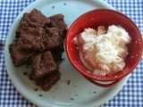 Brownies al caffè con gelato alla ricotta