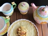 Crostata con frolla all'olio allo zenzero con crema alla cannella e panettone