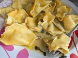 Fagottini di pasta fresca ripieni di radicchio e gorgonzola