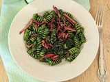 Fusilli con pesto di cavolo nero e speck