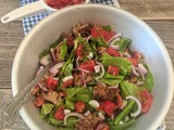 Insalata cipolla rossa e salsiccia