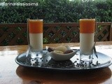 Panna cotta con coulis di cachi e fiori di lavanda