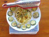 Spaghettini con zucchine, bottarga, limone e timo