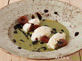 Quenelle di ricotta su vellutata di fagiolini, pomodorini semisecchi e riduzione di balsamico