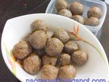 Huri Hittu Unde / Dry roasted Finger Millet Laddu