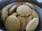 Simple Rava - Oats Idli (Plain)