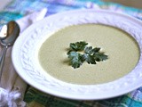 Cream of asparagus soup with crab: a recipe