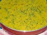Coconut based spinach dal curry / palak dal ambat
