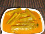 Nuggekayi huli recipe - Drumstick curry - Murungakkai curry