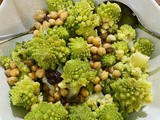 Broccolo Romanesco and chickpea salad