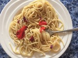 Spaghetti with poppies - flowers for eating and flowers for posies