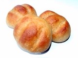 Yogurt dinner rolls