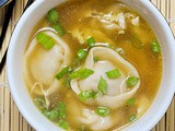 Manduguk (Korean Dumpling Soup)