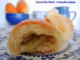 'Bulochki' - Russian Sweet Buns with Apple Filling