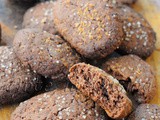 Biscotti al cacao e cocco con zucchero di canna ricetta facile