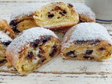 Biscotti arrotolati con ricotta e cioccolato