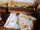 Biscotti bicolore alle mandorle ricetta facile e veloce