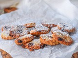 Biscotti con olio e gocce di cioccolato