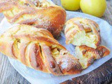 Brioche alle mele noci e cannella ricetta facile