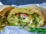 Calzone con zucchine e mozzarella impasto pizza