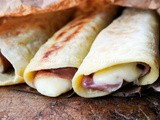 Cannoli di pancake salati prosciutto e scamorza