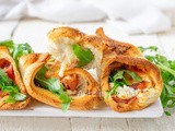 Cannoli di pancarrè ricotta e speck