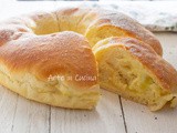 Ciambella brioche alle mele e crema pasticcera