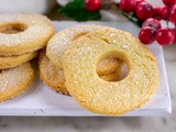 Ciambelle alle mandorle biscotti