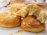 Ciambelle brioche alle mandorle soffici