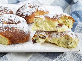 Ciambelle con uvetta al forno