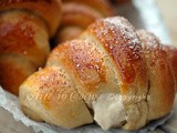 Cornetti al caffè con crema chantilly