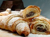 Cornetti di sfoglia con pasta madre al cioccolato