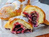 Cornetti soffici alla marmellata con ricotta