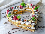 Cream tart cuore di San Valentino con pan di spagna