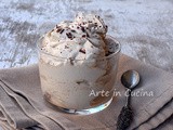 Crema al caffè e cioccolato fredda in bottiglia