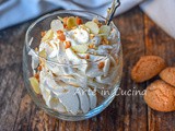 Crema al latte di mandorle e amaretti dolce veloce