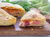 Crostata con salumi e formaggio chiusa