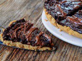 Crostata di biscotti nutella e cioccolato ricetta veloce